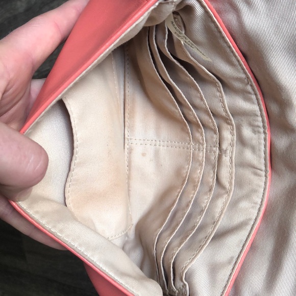 Coach coral wristlet - Picture 4 of 8